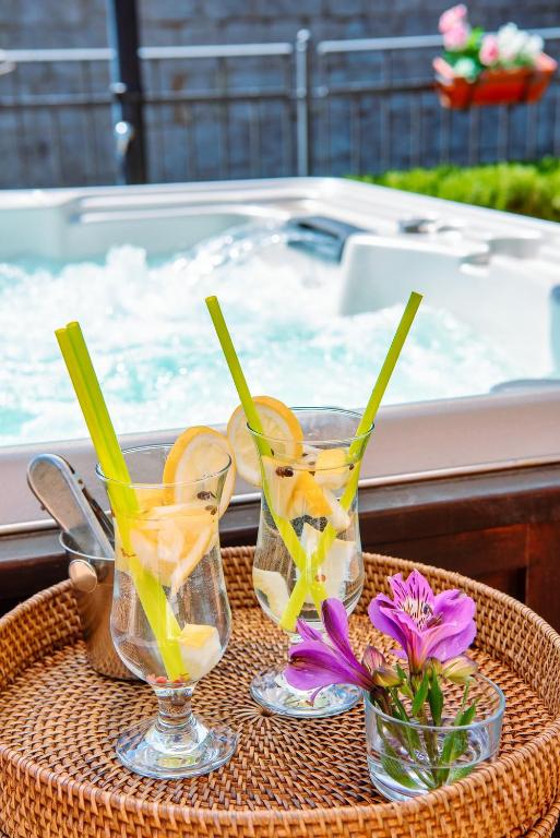 Evala luxury rooms with pool and garden 10 Evala luxury rooms with pool and garden 10