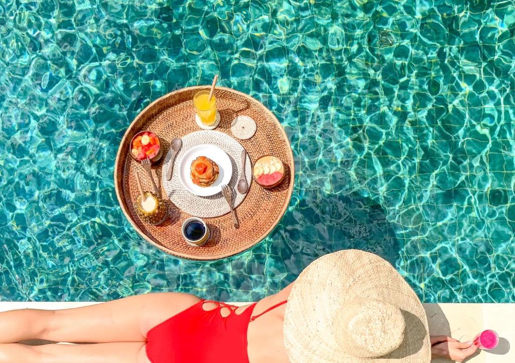 Evala luxury rooms with pool and garden 9 Evala luxury rooms with pool and garden 9