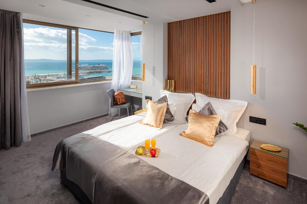 Royal Suites-Sky 5 Royal Suites-Sky 5