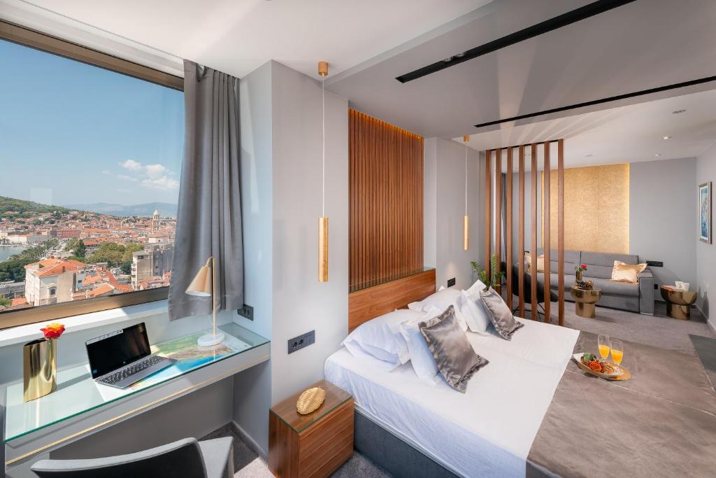 Royal Suites-Sky 3 Royal Suites-Sky 3