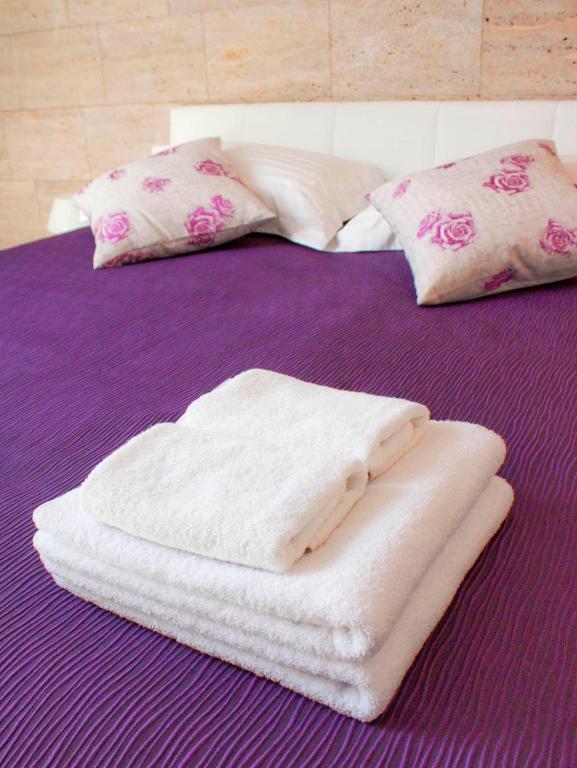 Laura Lux Suites 2 Laura Lux Suites 2