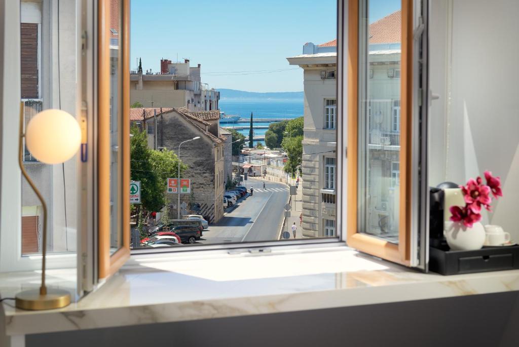 Flos Luxury Rooms 10 Flos Luxury Rooms 10