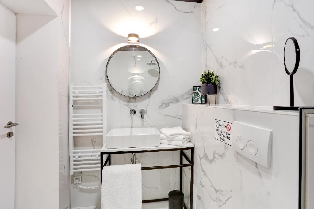 Club 5 boutique rooms 9 Club 5 boutique rooms 9