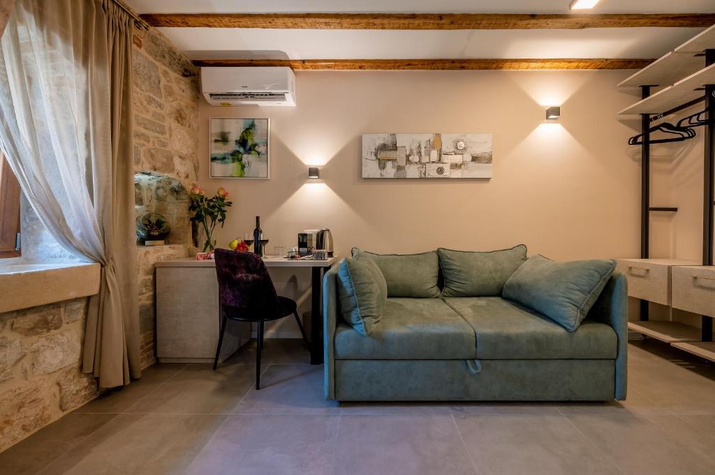 Old Spalatrum Luxury Rooms 10 Old Spalatrum Luxury Rooms 10