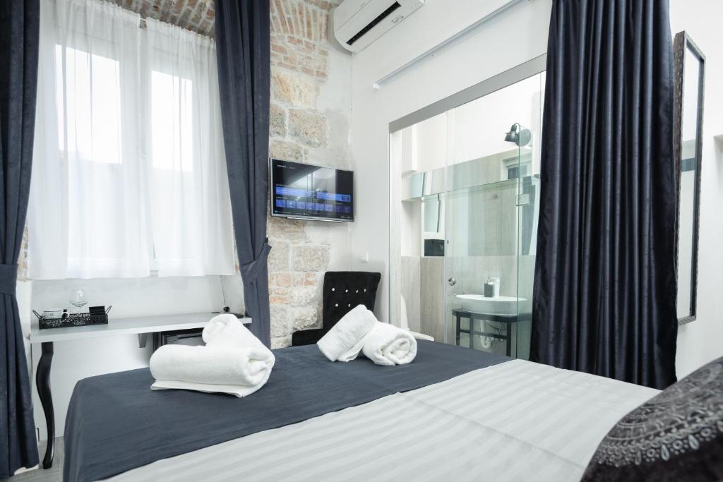 Marie Luxury Rooms 8 Marie Luxury Rooms 8