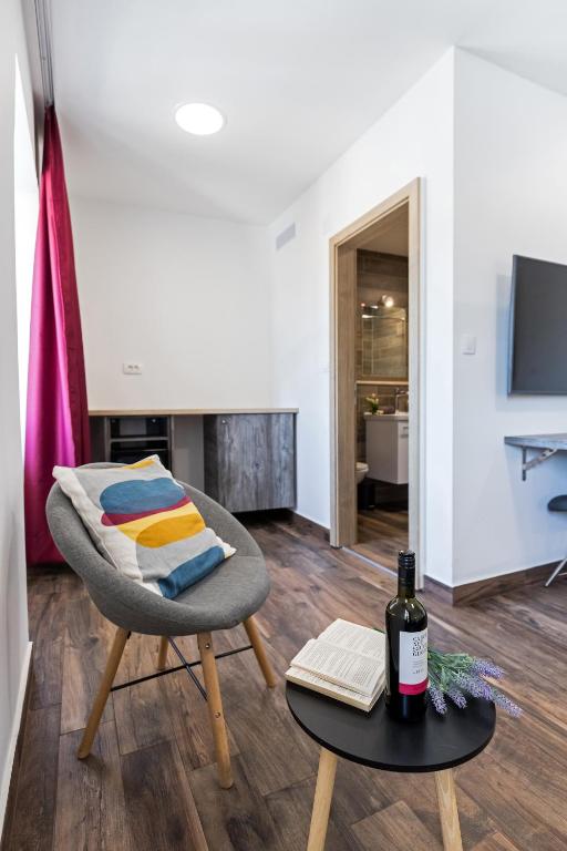 Apinelo Port Rooms 2 Apinelo Port Rooms 2