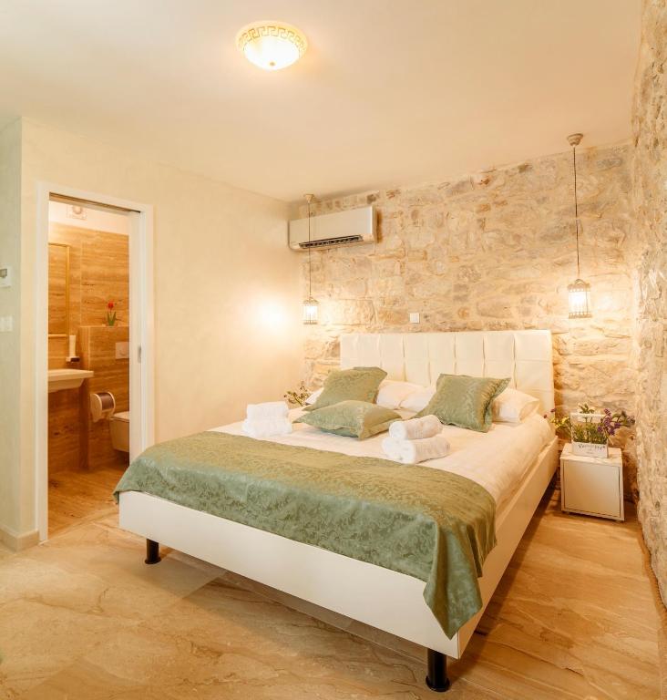 Stone house luxury rooms 10 Stone house luxury rooms 10