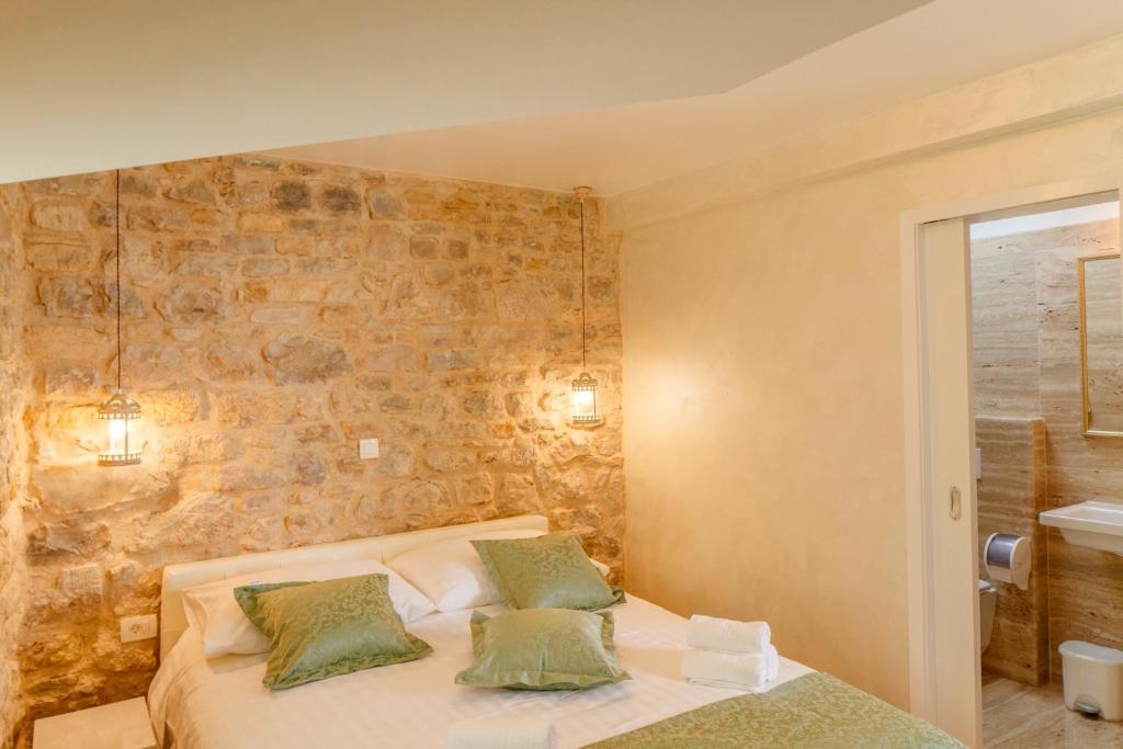 Stone house luxury rooms 3 Stone house luxury rooms 3
