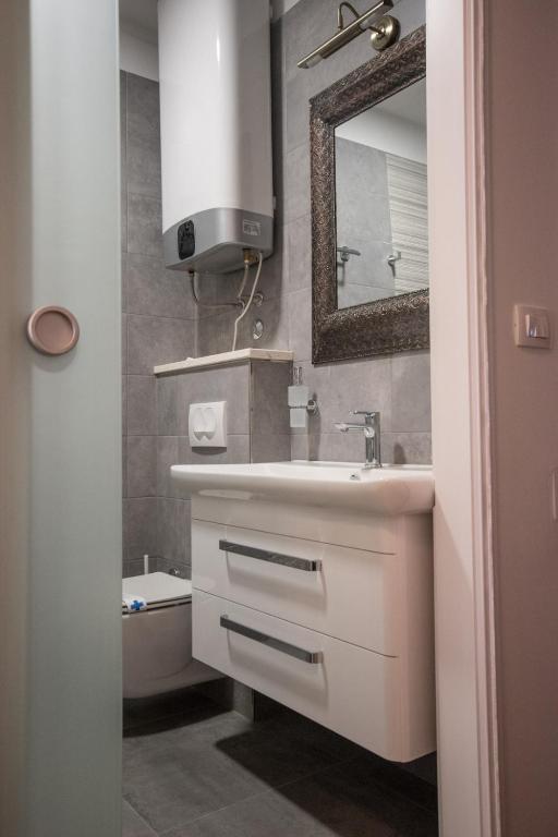 Center Luxury Rooms 2 5 Center Luxury Rooms 2 5