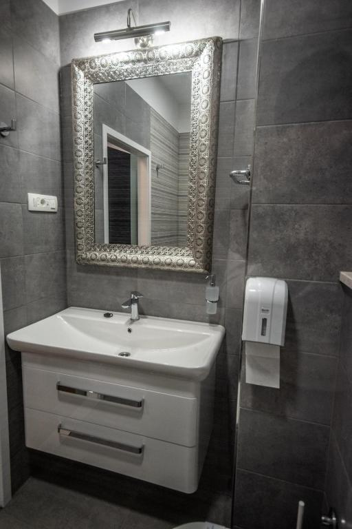 Center Luxury Rooms 3 9 Center Luxury Rooms 3 9