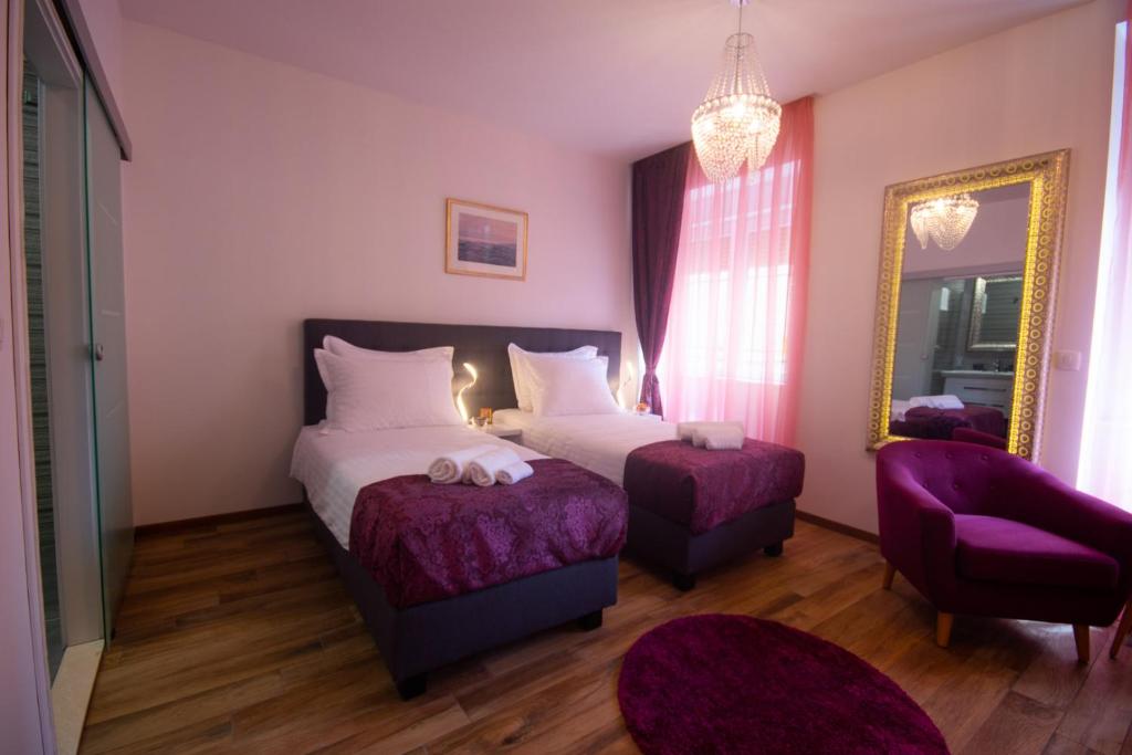 Center Luxury Rooms 3 4 Center Luxury Rooms 3 4
