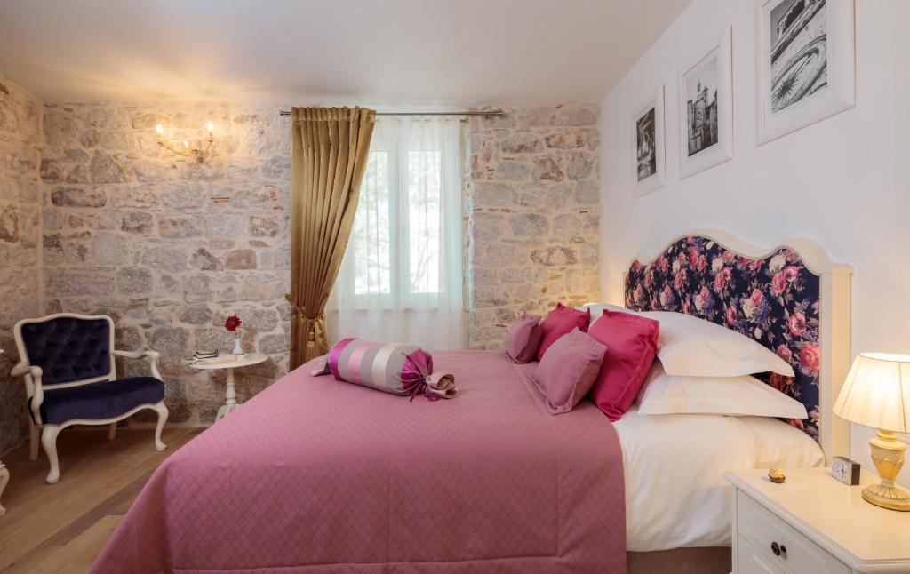Priska Heritage Rooms 8 Priska Heritage Rooms 8