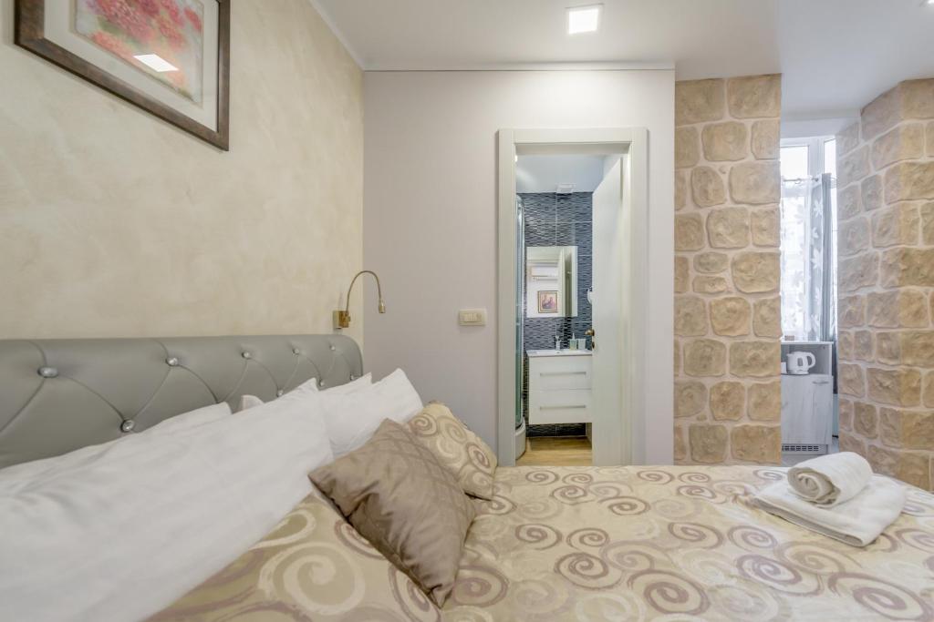 Metropole Luxury Rooms 8 Metropole Luxury Rooms 8