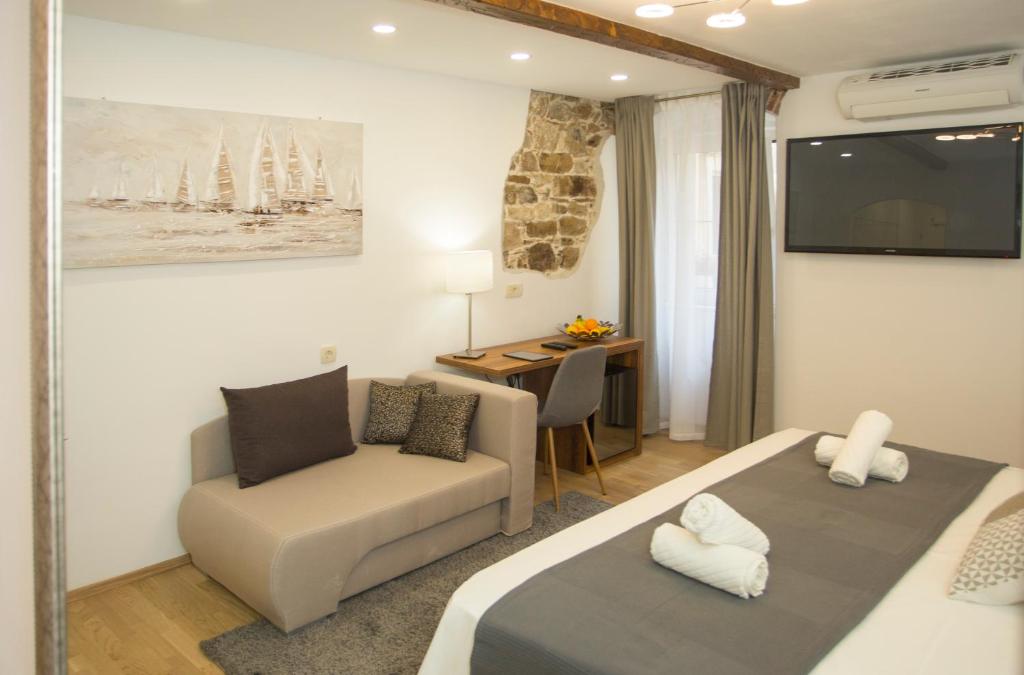 Palace Luxury Room 6 Palace Luxury Room 6