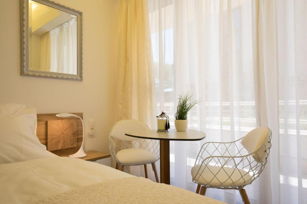 Apartment and Rooms Comfort Zone 3 Apartment and Rooms Comfort Zone 3