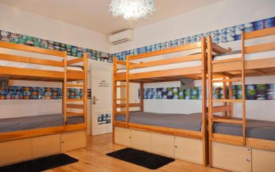 Living Lounge Hostel 6 Living Lounge Hostel 6