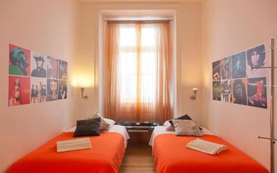 Living Lounge Hostel 5 Living Lounge Hostel 5