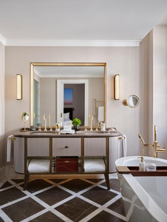 Rosewood Vienna 10 Rosewood Vienna 10