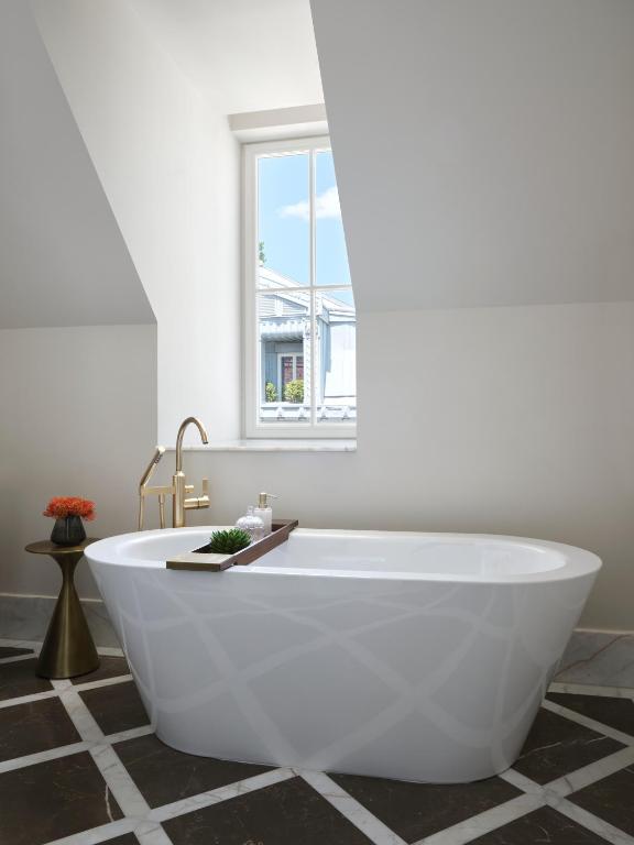 Rosewood Vienna 7 Rosewood Vienna 7