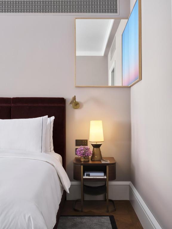Rosewood Vienna 5 Rosewood Vienna 5