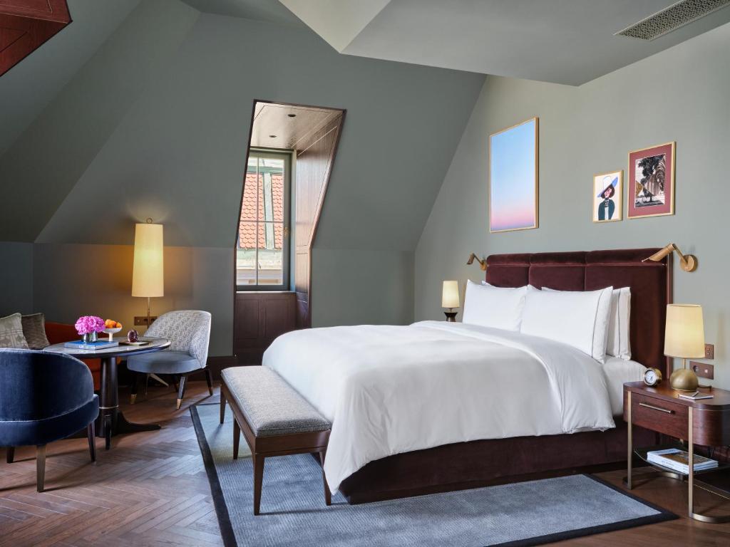Rosewood Vienna 4 Rosewood Vienna 4