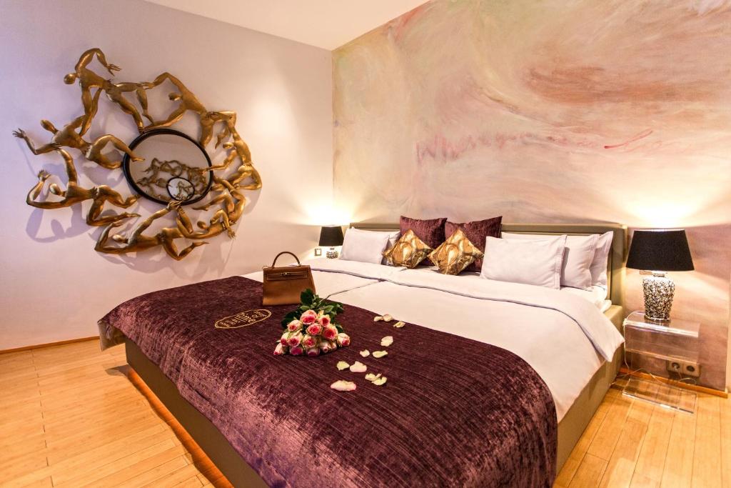 House of Time - Fancy Suites 9 House of Time - Fancy Suites 9