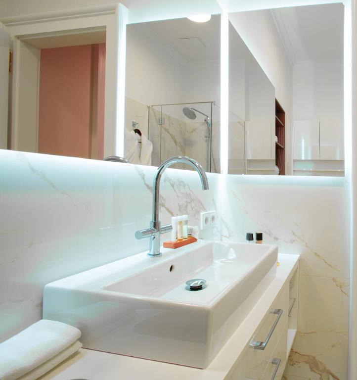Imperium Residence - Experience the most Luxurious Apartment in Vienna Center 2 Imperium Residence - Experience the most Luxurious Apartment in Vienna Center 2