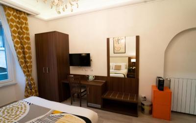 Archi di Roma Guest House 4 Archi di Roma Guest House 4