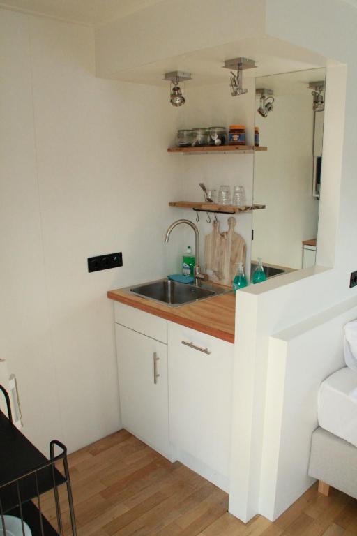 Houseboat Studio Sooki 5 Houseboat Studio Sooki 5