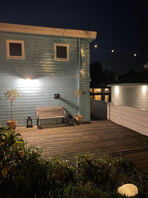 Amster Houseboat Bed without Breakfast 3 Amster Houseboat Bed without Breakfast 3