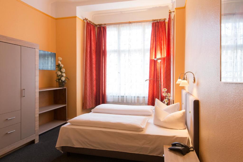 Hotel am Hermannplatz 2 Hotel am Hermannplatz 2