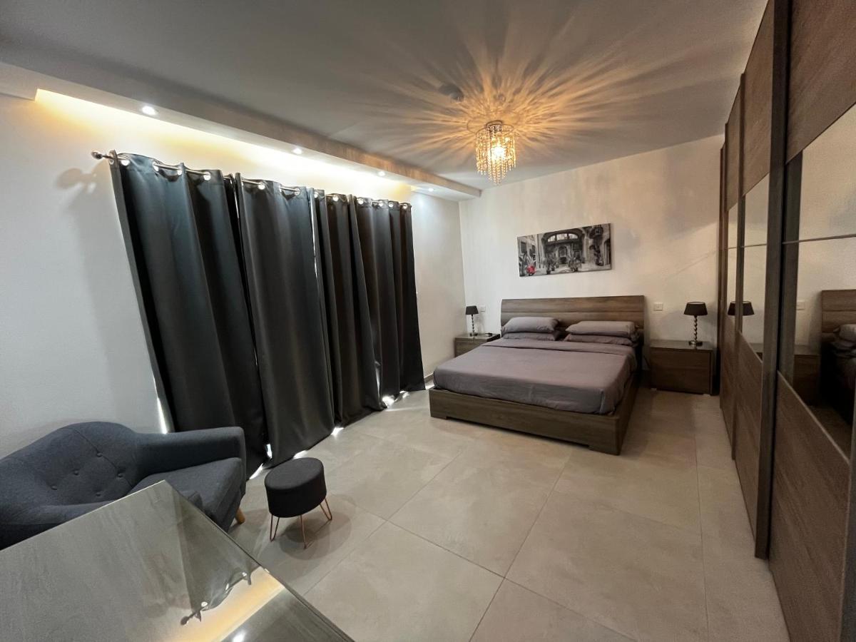 Stunning penthouse, 2 bedroom, heart of Sliema 3 Stunning penthouse, 2 bedroom, heart of Sliema 3
