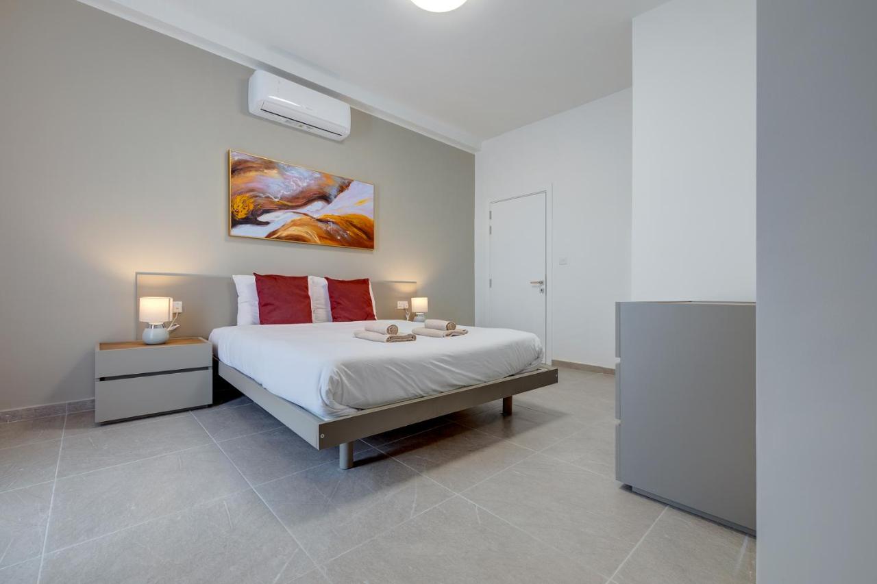Elegant Sliema Penthouse Panoramic Terrace 6 Elegant Sliema Penthouse Panoramic Terrace 6