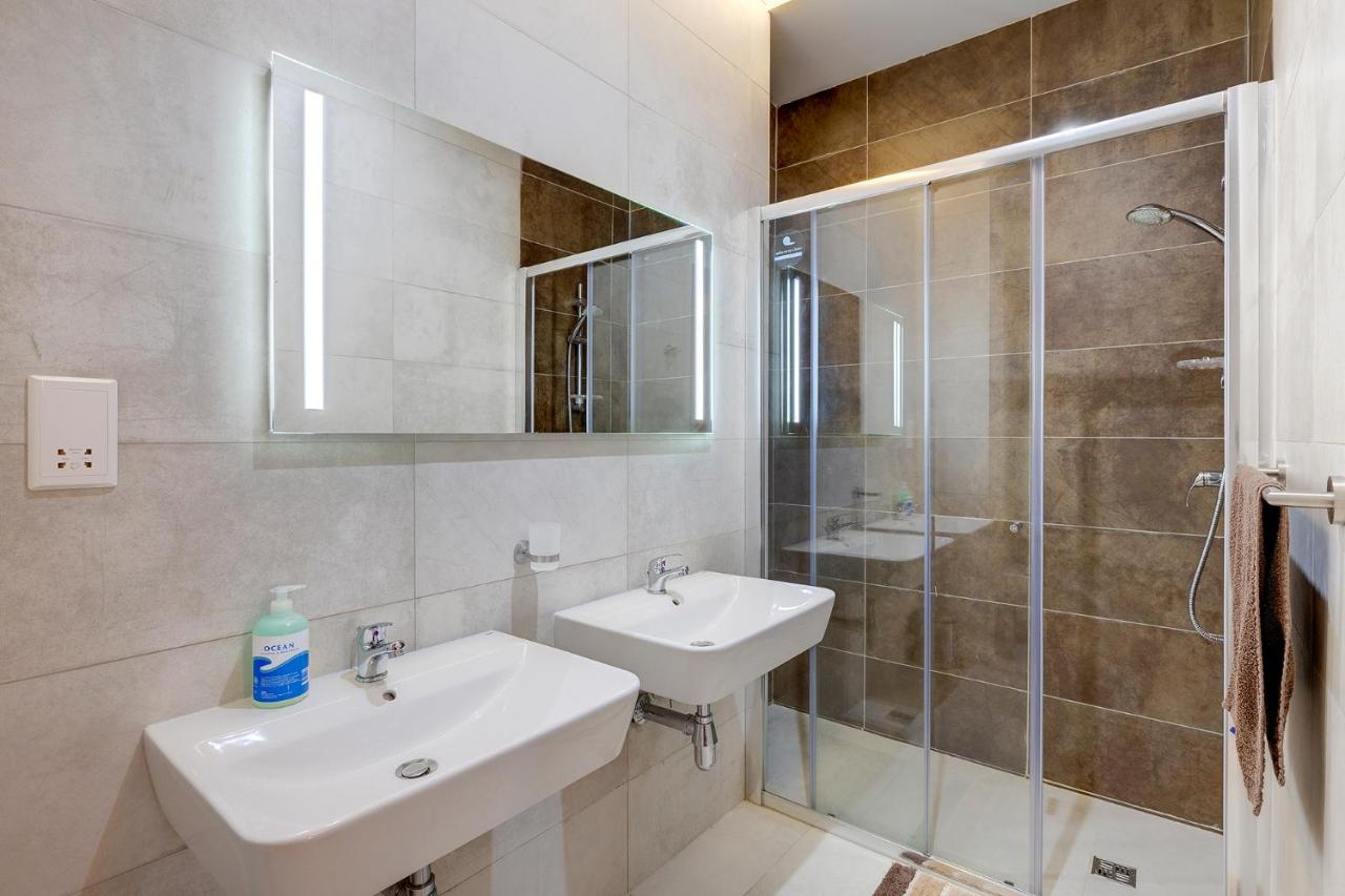 Spectacular Apartment Valletta and Harbour Views 8 Spectacular Apartment Valletta and Harbour Views 8