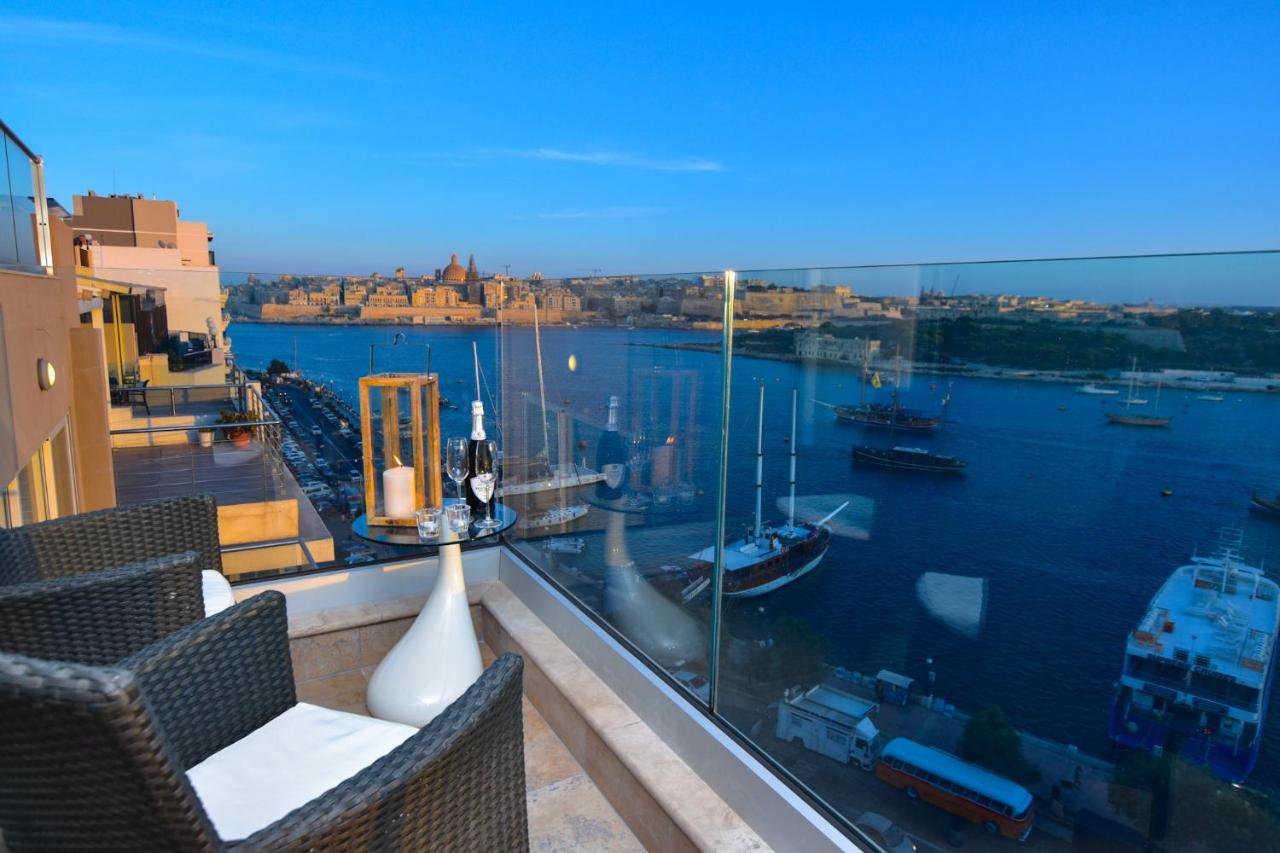 Seafront Duplex Penthouse 10 Seafront Duplex Penthouse 10