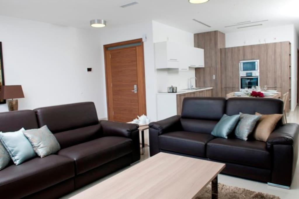 Quisisana Apartments - Cast Renting 3 Quisisana Apartments - Cast Renting 3