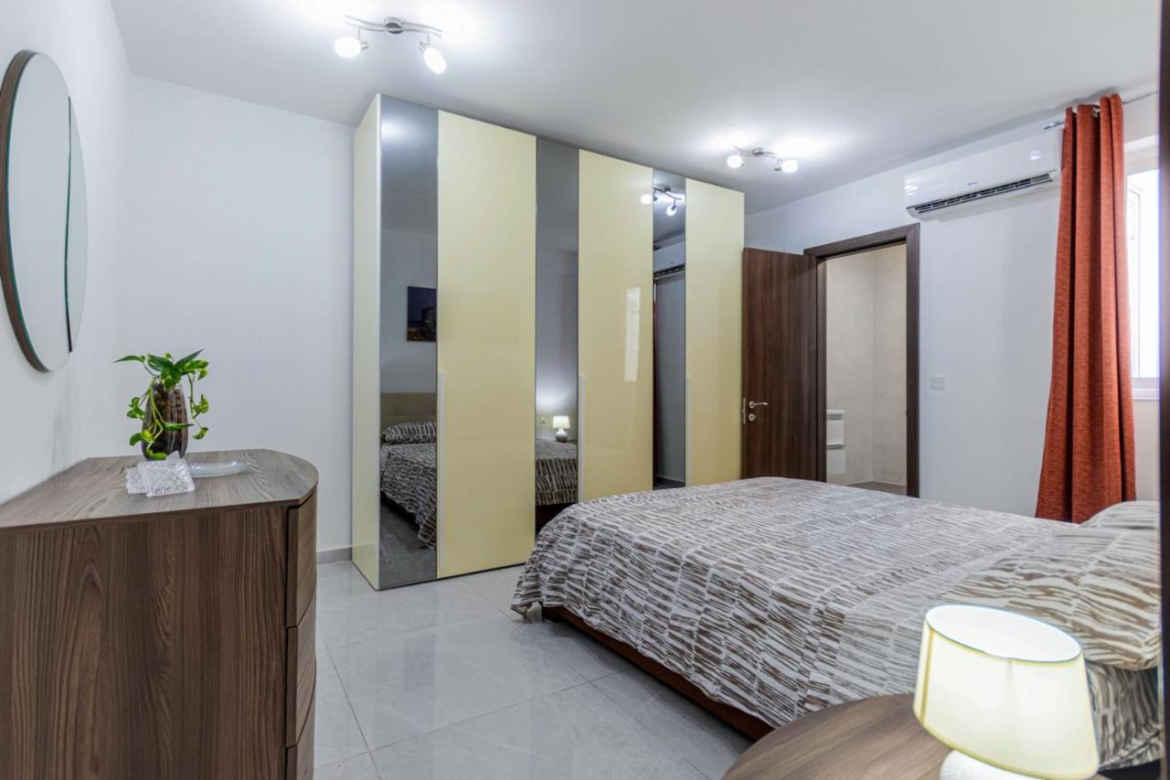Bright & Spacious Apartment 9 Bright & Spacious Apartment 9
