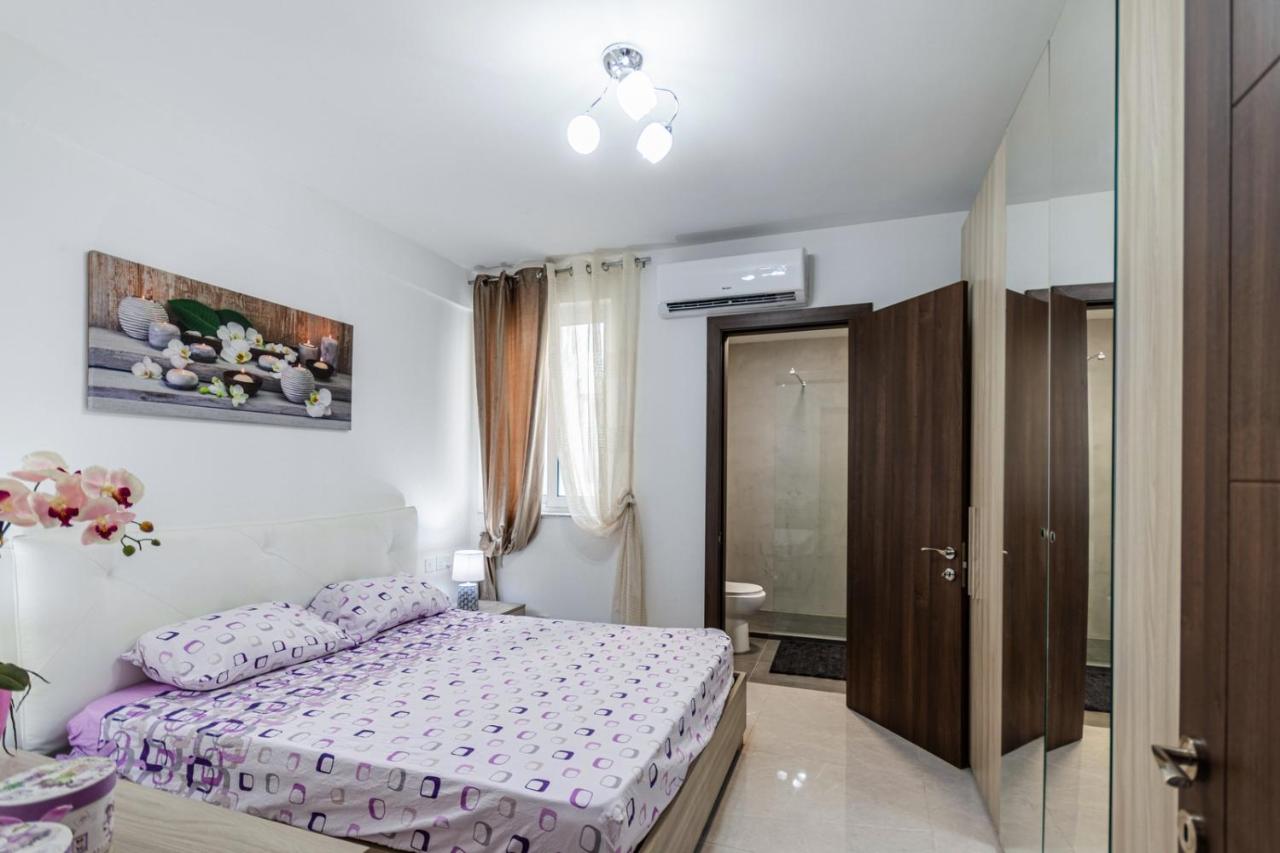 Bright & Spacious Apartment 4 Bright & Spacious Apartment 4