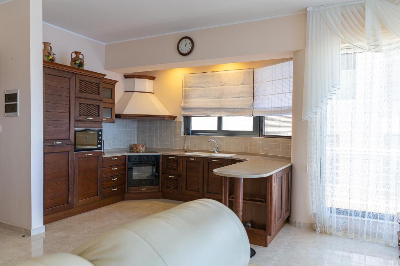 Beautiful Sea View Apartment 5 Beautiful Sea View Apartment 5