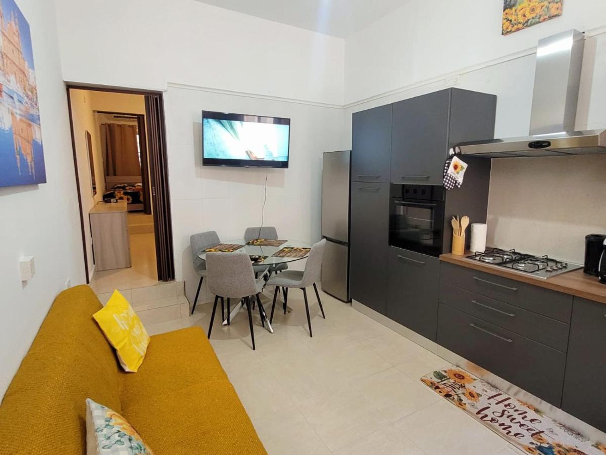 Sunflower Maltese House in Sliema 5 Sunflower Maltese House in Sliema 5