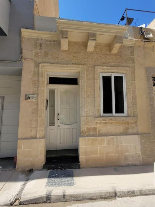 Sunflower Maltese House in Sliema 7 Sunflower Maltese House in Sliema 7