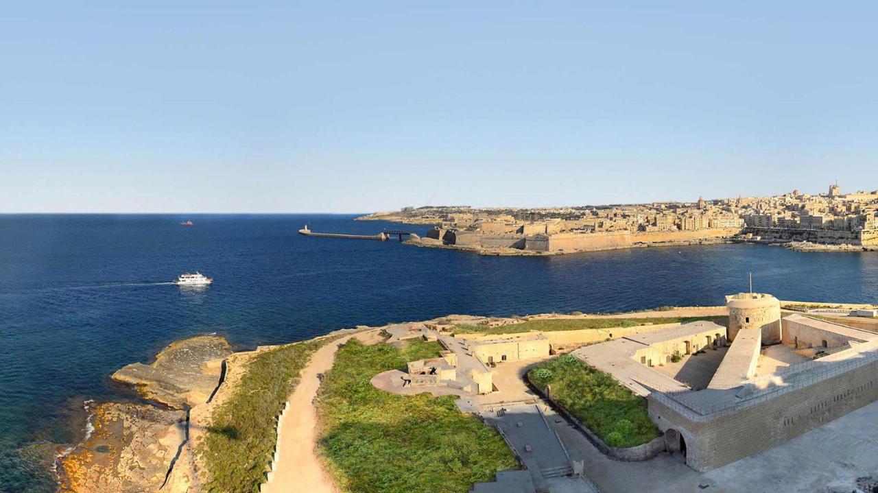 Top Location 1 Bedroom with Terrace 4 Top Location 1 Bedroom with Terrace 4