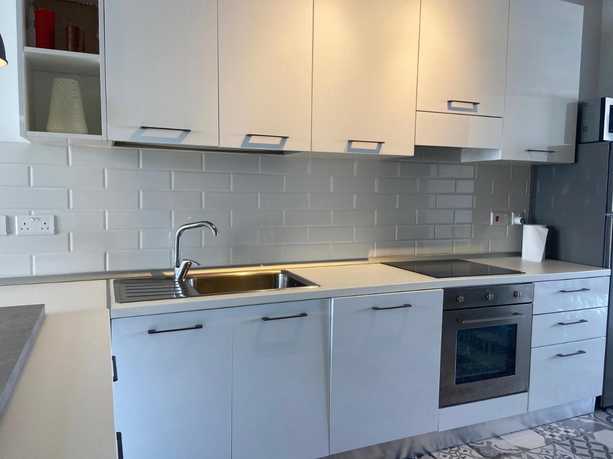 Sliema Distant Seaview Penthouse 2 Sliema Distant Seaview Penthouse 2