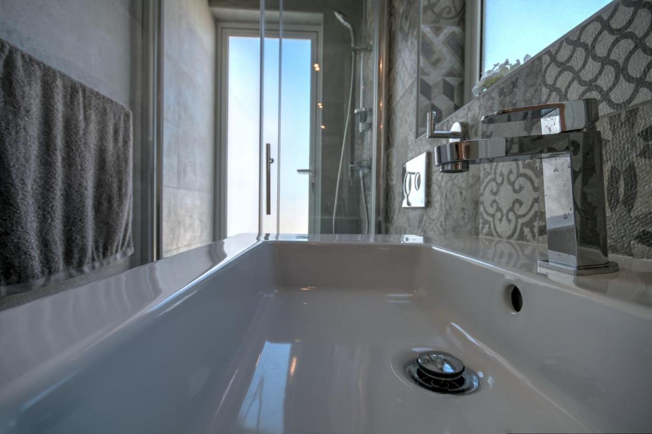 Penthouse Deluxe 4 Penthouse Deluxe 4