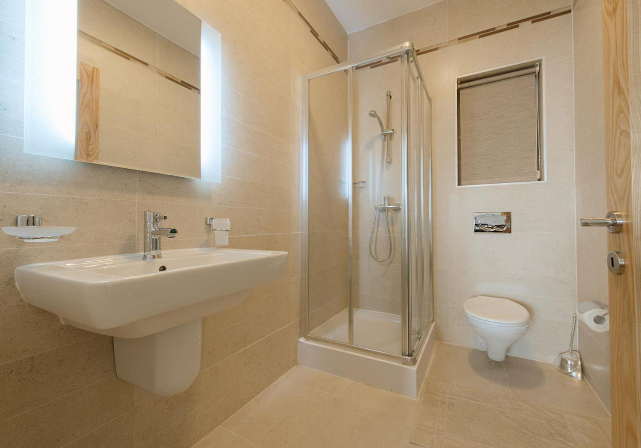 Seafront Luxury Apartment with Pool 7 Seafront Luxury Apartment with Pool 7