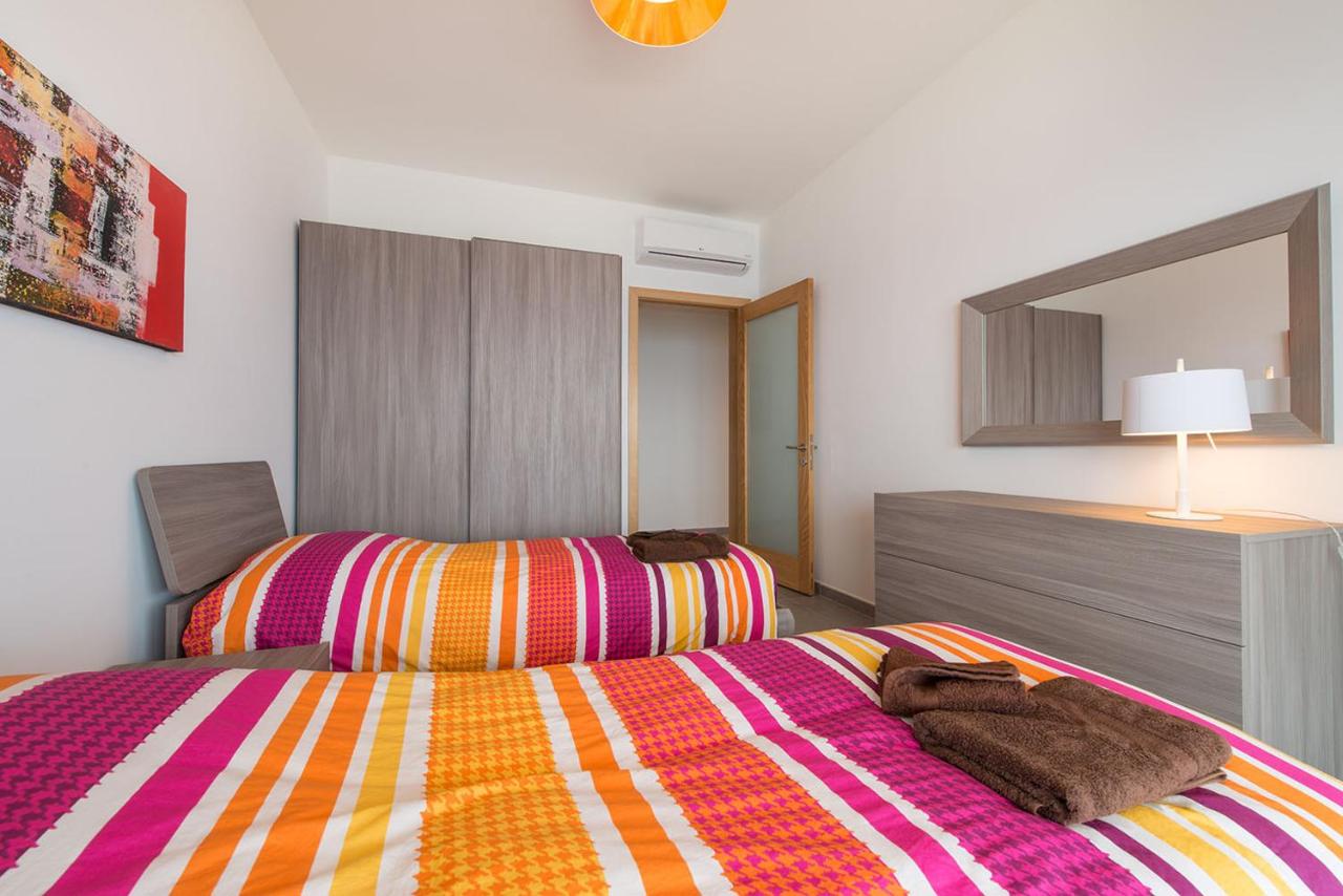 Seafront Luxury Apartment with Pool 6 Seafront Luxury Apartment with Pool 6