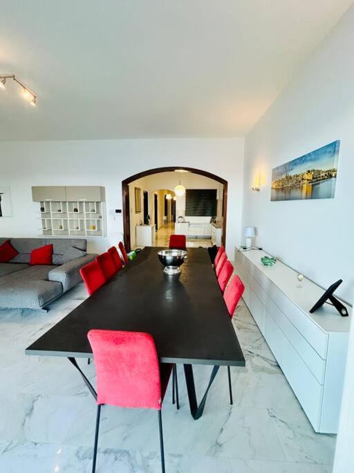 XL Seafront Home in Sliema 6 XL Seafront Home in Sliema 6