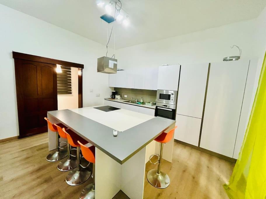 XL Seafront Home in Sliema 10 XL Seafront Home in Sliema 10
