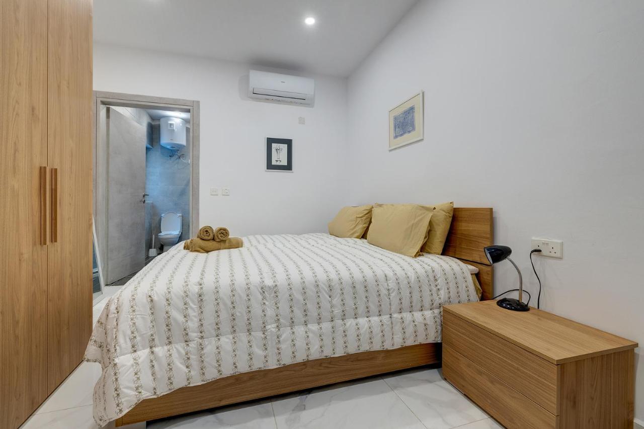 Modern Family Holiday Retreat in Gzira 7 Modern Family Holiday Retreat in Gzira 7