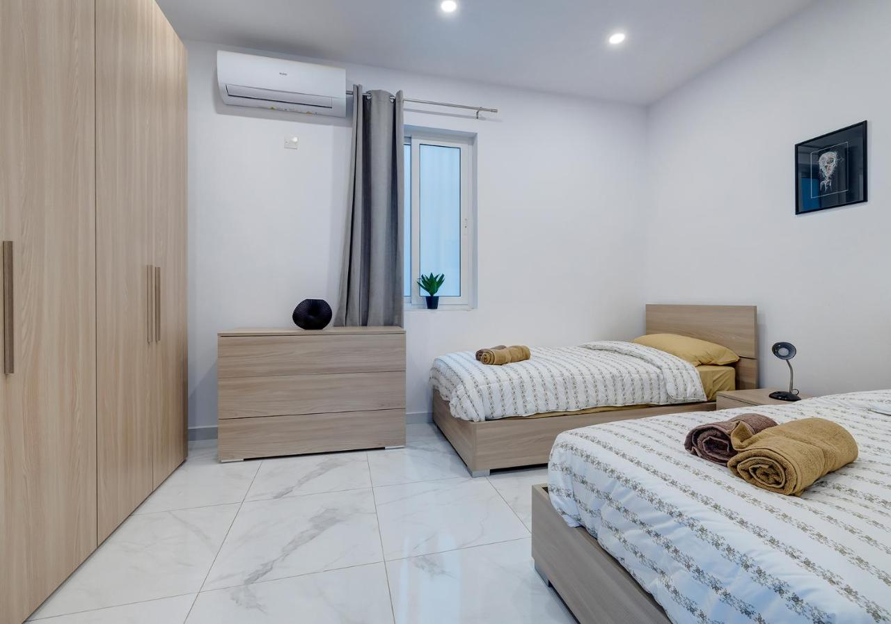Modern Family Holiday Retreat in Gzira 4 Modern Family Holiday Retreat in Gzira 4